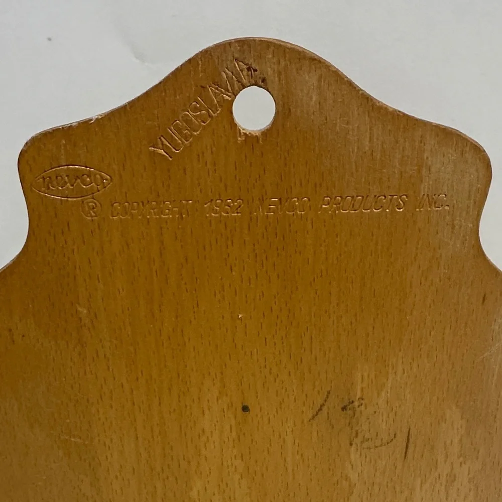 Vintage 1962 Wooden Knife Holder w/Retro Kitchen Motif – Mid-Century Wall Mount
